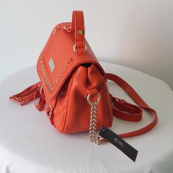 NWT BCBG PARIS Red Faux Leather Quilted Shoulder Bag Flap Chain Link Tassel - Picture 4 of 16